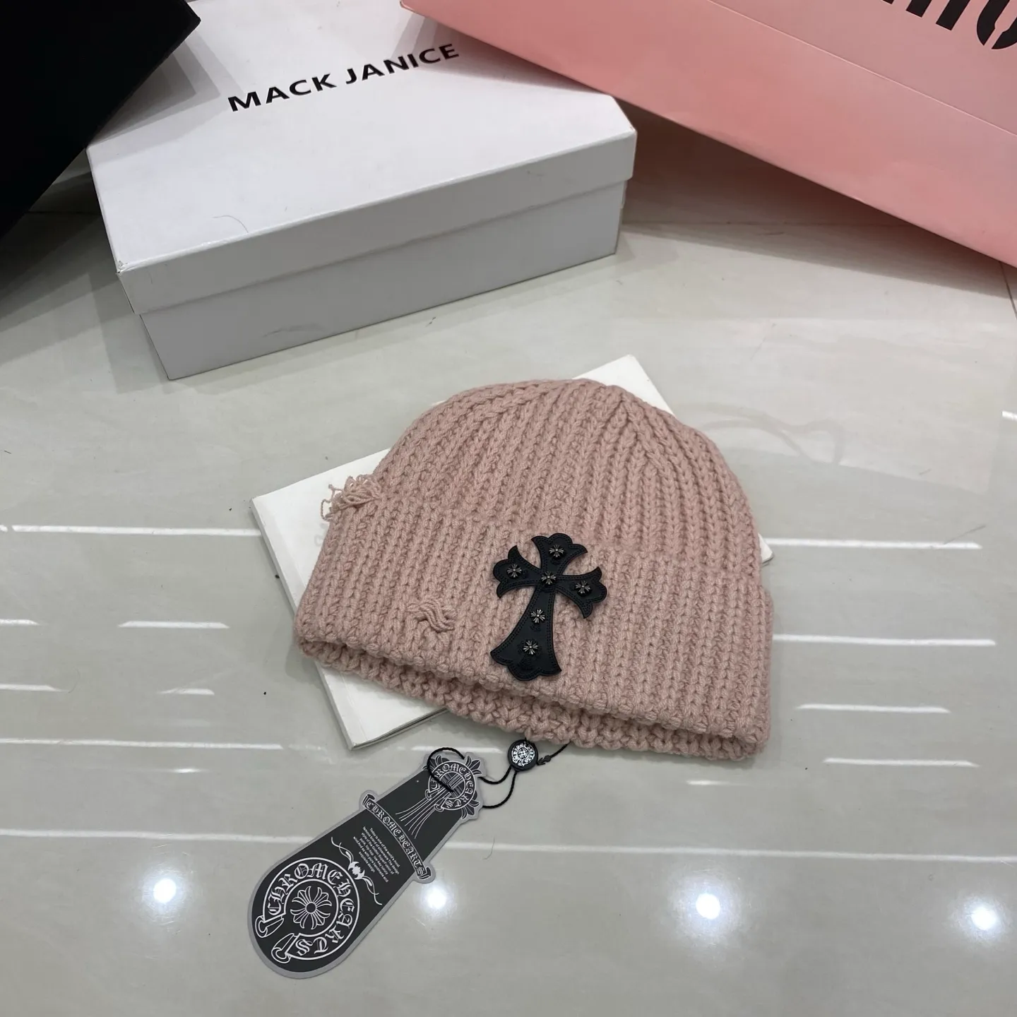 Crow heart knitted hat